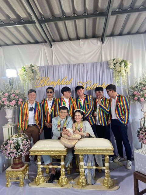 พร้อมเช่า เสื้อสูท แฟนซี สีรุ้ง Colorful สูทลูกทุ่ง กับกางเกงสแลคสีดำ