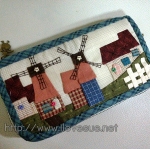 กระเป๋าสตางค์ใบยาว ผ้าทอญี่ปุ่น ลายบ้านกังหัน - Pre Order ราคานี้ส่งฟรี