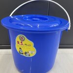 ถังน้ำพร้อม เบอร์ 2.5 บรรจุ 8 ลิตร สีสวย / สีใส ขนาด 27.0 x 23.0 cm. ราคาโหล ละ 415 บาท จำนวน มัดละ 6 โหล