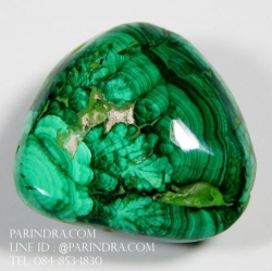 หินแร่มาลาไคท์ Malachite ขัดมันทรงกลมรี รูปสามเหลี่ยม ลวดลายสวยงาม ขนาด 120 กะรัต #MLC 017
