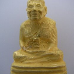 ลพ.ทวด เบตง3 องค์ทองคำกลาง รุ่นปฏิสังขรณ์สองพระมหาธาตุเจดีย์ โค๊ตโม no.879