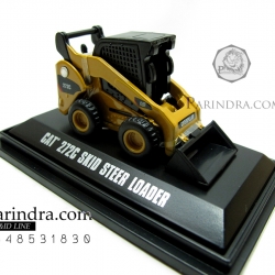 โมเดลรถเหล็กมินิ รถตักดิน รถแม็คโคร Cat 272C Skid Steer loader