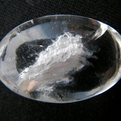 QU0009 แก้วโป่งข่าม แก้วเข้าแก้วโทน แร่เงินพระธาตุลอยกลางเม็ด ขาว-ขาว ใสสวยสะอาด มีรอยรานก้นเนื้อแก้ว ขนาดแก้ว 16.32x25.85x11.26 mm. นน. 33.33 ct