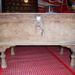 หีบไม้สักโบราณ สำหรับนักแต่งร้านหรือสะสมของเก่า