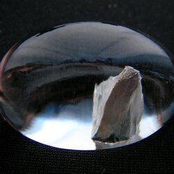 QU0016 QUARTZ แก้วเข้าแก้ว พระธาตุผุดกลางแก้ว เนื้อแก้วใสสะอาด ก้นแก้วกลวงตามรูปพระธาตุ ขนาดเม็ดแก้ว 19.45 x29.10x15.19 mm. นน. 63.79 ct.