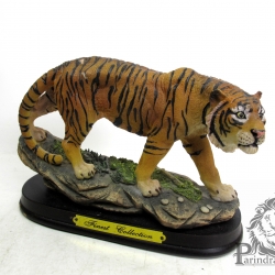 โมเดลเสือโคร่งลายพาดกล่อง สัตว์ป่าที่น่าเกรงขาม