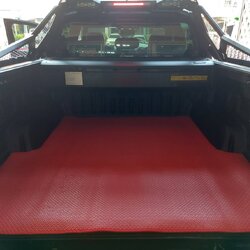 ยางปูท้ายกระบะ Ford Raptor 4 ประตู 2023 กระดุมเล็ก PVC สีแดง