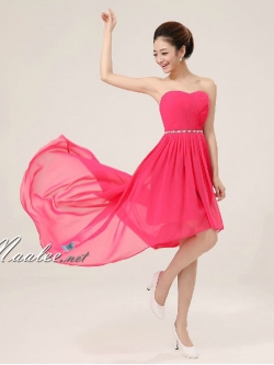 พร้อมเช่า ชุดราตรีสั้น เกาะอก หน้าสั้นหลังยาว สีชมพู Hot Pink อัดพลีตหน้าอก คาดเอวคริสตัล