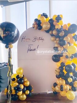 Organic Backdrop วันเกิด ฉาก U คว่ำ ขนาด กว้าง 1 เมตร สูง 180 ซม. (ฉากสีขาว) พร้อม ลูกโป่งยาง ขนาด 36" สีดำ 1 ลูก พร้อมตกแต่ง สามารถเปลี่ยนสีลูกโป่ง/เปลี่ยนข้อความ/เปลี่ยนสี-ฉากได้