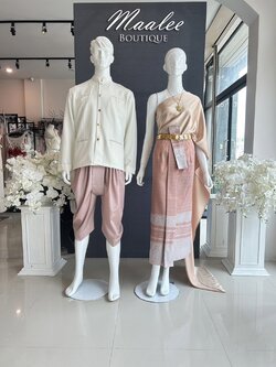 เช่า ชุดไทย ชุดเพื่อนเจ้าสาว ชุดไทยผ้าถุงสีเทาส้มเงิน สไบสีทองแชมเปญ