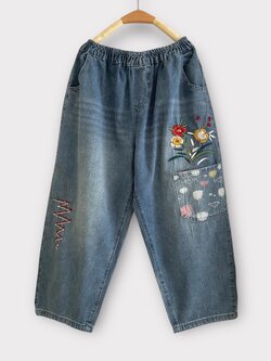 กางเกงยีนส์ลายปักแต่งกระเป๋า