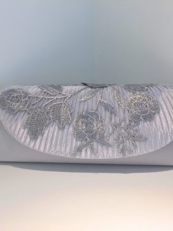 พร้อมส่ง Evening Clutch กระเป๋าออกงาน สีเทา แต่งดอกไม้