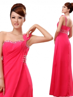 พร้อมเช่า ชุดราตรียาว ไหล่เดียว แบบสวย สีชมพู ช่วยพรางหน้าท้อง ปักเลื่อมช่วงรอบคอเสื้อและเอว