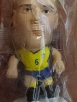 ตุ๊กตาโมเดลนักฟุตบอล ย.มาลล์บี้ ทีมชาติสวีเดน โครินเธียน ไมโครสตาร์ - Series 8/2004 White Base - MC2082 ใหม่ / J.MJALLBY SWEDEN National Football Team Corinthian MicroStars Football Figure - Series 8/2004 White Base - MC2082 NEW