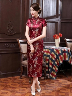 Pre-order กี่เพ้า สีไวน์แดง ลายมังกรนกฟินิกซ์ ผ้าไหมจีน กุ๊นขอบ ตัดเย็บอย่างดี