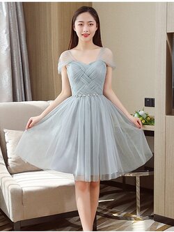 พร้อมเช่า ชุดราตรีสั้น แขนกุด/ปิดไหล่ สีเทา ผ้าตาข่าย น่ารัก (เชือกผูกหลัง)