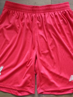 กางเกงฟุตบอล ทีมสโมสรลิเวอร์พูล ชุดเหย้า 2015/16 ใหม่ M-Size / LIVERPOOL Football Shorts Home Kit 2015/16 Jersey NEW M-Size