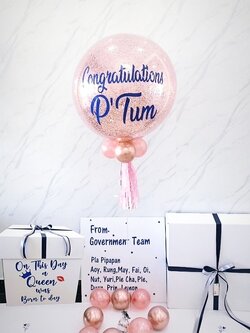 Surprise Box กล่องเซอร์ไพรส์ แสดงความยินดี Bubble 24'' Theme น้ำเงิน-ชมพู พร้อมตกแต่ง สามารถใส่รูปได้ 4 รูป สามารถเปลี่ยนสีลูกโป่ง/เปลี่ยนข้อความได้