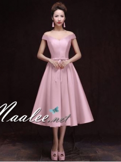 พร้อมเช่า ชุดราตรีสั้น แบบไหล่ปาด อกSweet Heart สไตล์วินเทจผ้าไหมดัชเชส กระโปรงทรงA 5ส่วน แต่งโบว์ ช่วงเอว สีชมพู Nude (เชือกผูกหลัง)