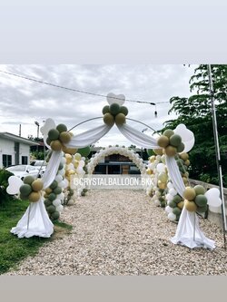 Organic Backdrop ซุ้มงานแต่ง Theme เขียว-ทอง ขนาด 2 เมตร พร้อมตกแต่ง (ราคายังไม่รวมเสา) สามารถเปลี่ยนสีลูกโป่งได้