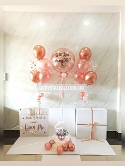 Surprised Box Will You Marry Me? กล่องเซอร์ไพรส์ขอแต่งงาน Bubble ขนาด 24" กลิตเตอร์สีโรสโกล พร้อม ช่อลูกโป่ง 5 ลูก 2 ช่อ,กล่องไฟเกาหลี 1 ชิ้น,สามารถใส่รูปได้ 4 ใบ พร้อมตกแต่ง สามารถเปลี่ยนสีลูกโป่ง/เปลี่ยนข้อความ/เปลี่ยนฟอยล์ตกแต่งได้