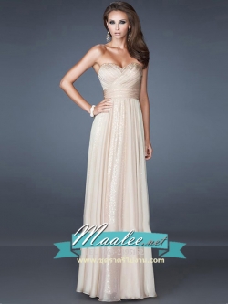 พร้อมเช่า ชุดราตรียาว เกาะอก สีครีม Champagne ตัวชุดสวยหรู แต่งเลื่อมทั้งชุด ผ้าด้านนอกเป็นผ้าชีฟอง (เชือกผูกหลัง)