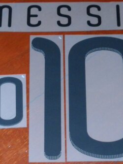 ชุดชื่อและเบอร์ติดเสื้อฟุตบอล #10 เมสซี่ ทีมชาติอาร์เจนติน่า (ชุดเหย้า 2010) PLAYER SIZE ชุดลุยศึกฟุตบอลโลก 2010 ใหม่ / #10 MESSI ARGENTINA National Football Team (Home 2010) PLAYER SIZE Name and Number Set World Cup 2010 NEW