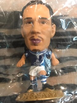 ตุ๊กตาโมเดลนักฟุตบอล ส.พีน่าร์ สโมสรเอฟเวอร์ตัน โครินเธียน ไมโครสตาร์ - WorldStars Series 19/2010 Gold Base - MC12701 ใหม่ / S.PIENAAR EVERTON Football Club Corinthian MicroStars Football Figure - WorldStars Series 19/2010 Gold Base - MC12701 NEW