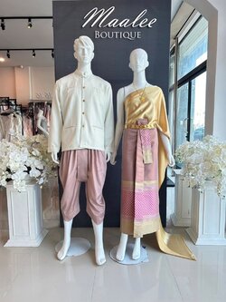 เช่า ชุดไทย ชุดเพื่อนเจ้าสาว ชุดไทยผ้าซิ่นสีเทาส้ม สไบเรียบสีทอง