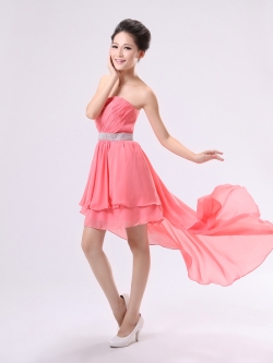 พร้อมเช่า ชุดราตรีสั้น เกาะอก สีโอโรส หน้าสั้นหลังยาว คาดเอวแถบคริสตัลสวย