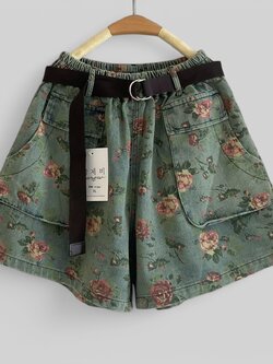 กางเกงขาสั้นยีนส์ลายดอกไม้แต่งกระเป๋า