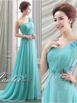 พร้อมเช่า ชุดราตรียาว สีฟ้า ไหล่เฉียง อกจับจีบระเอียด แต่งลูกปัดห้อยระย้า & ดอกสวย ผ้าชีฟอง