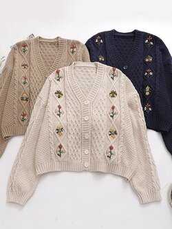 เสื้อคลุมไหมพรมกันหนาวลายปัก