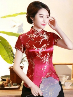 Pre-order เสื้อกี่เพ้า สีไวน์แดง ลายดอกเหมย ผ้าไหมจีน กุ๊นขอบ ตัดเย็บอย่างดี