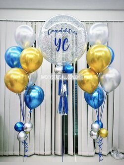 ลูกโป่ง แสดงความยินดี Bubble ขนาด 24" Theme สีน้ำเงิน-ทอง พร้อม ช่อลูกโป่งโครเมี่ยม ช่อ 6 ลูก 2 ช่อ พร้อมตกเเต่ง สามารถเปลี่ยนสีลูกโป่ง/เปลี่ยนข้อความ/เปลี่ยนขนาดได้