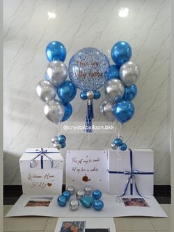 Surprise Box กล่องเซอร์ไพรส์ Bubble ขนาด 24" กลิตเตอร์สีน้ำเงิน , ลูกโป่งช่อ 7 ลูก 2 ช่อ , พร้อมตกแต่ง สามารถใส่รูปได้ 4 ใบ สามารถเปลี่ยนสีลูกโป่ง/เปลี่ยนข้อความได้