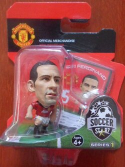 ตุ๊กตาโมเดลนักฟุตบอล ร.เฟอร์ดินานด์ สโมสรแมนเชสเตอร์ ยูไนเต็ด ซอคเกอร์สตาร์ซ - SOC027 (2013) ใหม่ / R.FERDINAND MANCHESTER UNITED Football Club SoccerStarz Football Figure - SOC027 (2013) NEW