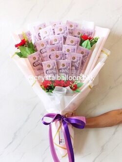 ช่อดอกไม้ธนบัตร 1 ช่อ สุดเซอร์ไพรส์ มอบแด่คนพิเศษ พร้อมตกแต่ง (ราคายังไม่รวมธนบัตร)