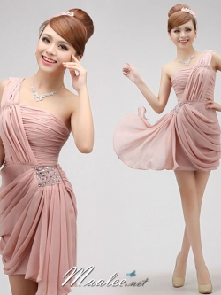 พร้อมเช่า ชุดราตรีสั้น เกาะอก ไหล่เดียว สีชมพู Nude จับเดรปทิ้งชายช่วงสะโพก