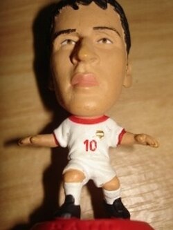 ตุ๊กตาโมเดลนักฟุตบอล ราอูล ทีมชาติสเปน โครินเธียน ไมโครสตาร์ - Series 6/2002 Red Base - MC965 ใหม่ / RAUL SPAIN National Football Team Corinthian MicroStars Football Figure - Series 6/2002 Red Base - MC965 NEW