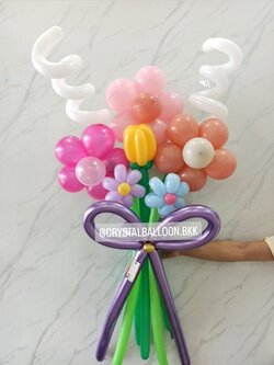สั่ง Flower Balloon Medium Bouquet ช่อ 6 ดอก พร้อมตกแต่ง สามารถเปลี่ยนสีลูกโป่งได้