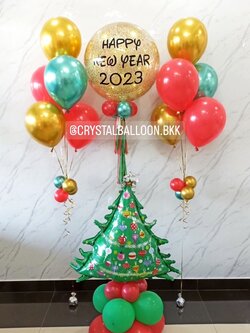 ลูกโป่ง New Year Bubble ขนาด 24" สีทอง พร้อม ช่อลูกโป่ง 5 ลูก 2 ช่อ พร้อมตกแต่ง ฟอยล์ต้น Christmas ตั้งฐาน 1 ชิ้น สามารถเปลี่ยนสีลูกโป่ง/เปลี่ยนข้อความ/เปลี่ยนฟอยล์ตกแต่ง/เปลี่ยนขนาดได้