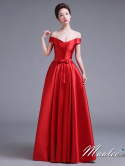 พร้อมเช่า ชุดราตรียาว แบบปาดไหล่ ผ้าไหมดัชเชส แต่งโบว์ช่วงเอว สีแดง (เชือกผูกหลัง)