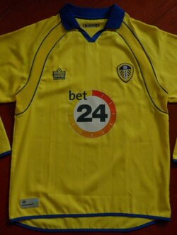 เสื้อฟุตบอล ทีมสโมสรลีดส์ ยูไนเต็ด ชุดเยือน แขนยาว 2006/07 M-Size / LEEDS UNITED Football Shirt Long Sleeve Away Kit 2006/07 Jersey M-Size