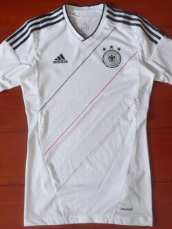 เสื้อฟุตบอล ทีมชาติเยอรมนี Player Version (TechFit) ชุดเหย้า ชุดลุยศึกยูโร 2012 ใหม่ L-Size / GERMANY Football Shirt Player Version (TechFit) Home Kit EURO 2012 Jersey NEW L-Size