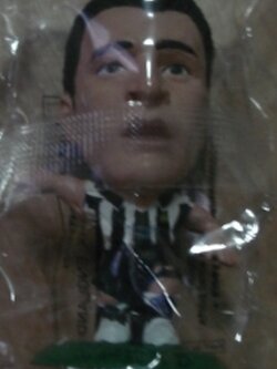 ตุ๊กตาโมเดลนักฟุตบอล ก.สปีด สโมสรนิวคาสเซิล ยูไนเต็ด โครินเธียน ไมโครสตาร์ - Series 10/2004 Green Base - MC2826 ใหม่ / G.SPEED NEWCASTLE UNITED Football Club Corinthian MicroStars Football Figure - Series 10/2004 Green Base - MC2826 NEW