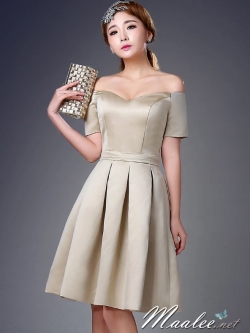 พร้อมเช่า ชุดราตรีสั้น ปาดไหล่ แขนสั้น ผ้าซาติน คอเว้า Sweet heart กระโปรงจับจีบ สวยหรู สีครีม Champagne (ซิปหลัง)