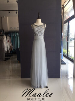 พร้อมเช่า ชุดราตรียาว แขนกุด สีเทา