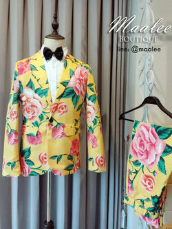 พร้อมเช่า ชุดสูทชาย สูทลายดอก สีเหลือง