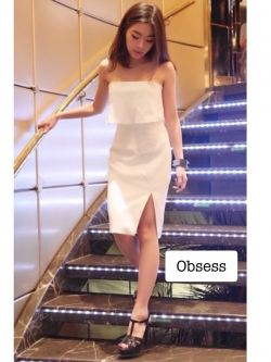 พร้อมเช่า มินิเดรส ทรงยอดนิยม แต่งระบายอก กระโปรงทรงดินสอ สีขาว